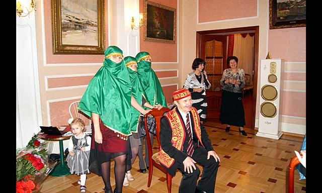 Восточный гарем на юбилее - костюмированное поздравление для юбиляра